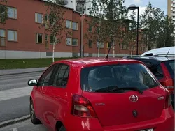 Röd Begagnad 2007 Toyota Yaris Halvkombi | 27 000 kr (Bra pris)