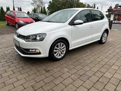 Vit Begagnad 2017 VW Polo Halvkombi | 89 800 kr (Marknadspris)