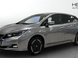 Grå (grey) Begagnad 2022 Nissan Leaf N-Connecta Halvkombi | 259 900 kr (Dyr)