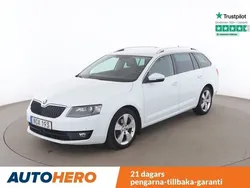 Vit Begagnad 2016 Skoda Octavia Style Kombi | 149 000 kr (Marknadspris)