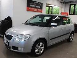Grå Begagnad 2010 Skoda Fabia Halvkombi | 32 900 kr (Marknadspris)