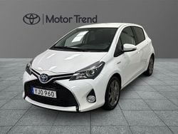 Vit Begagnad 2017 Toyota Yaris Hybrid Edition Halvkombi | 149 900 kr (Bra pris)