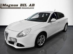 Vit Begagnad 2010 Alfa Romeo Giulietta Halvkombi | 79 900 kr (Marknadspris)