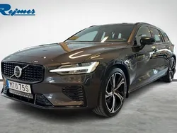 Grå (platinum grey metallic) Begagnad 2022 Volvo V60 Ultimate Kombi | 429 900 kr (Lite dyr)