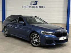 Blå Begagnad 2022 BMW 530e M Sport Kombi | 459 990 kr (Marknadspris)