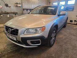 Ljusgrå Begagnad 2011 Volvo XC70 Summum SUV | 109 000 kr (Marknadspris)
