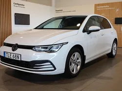 Vit Begagnad 2022 VW Golf VIII Halvkombi | 199 900 kr (Marknadspris)