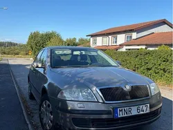 Brun Begagnad 2008 Skoda Octavia Halvkombi | 23 000 kr (Marknadspris)