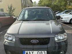 Grå Begagnad 2005 Ford Maverick SUV | 10 000 kr