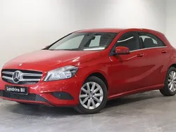 Röd (jupiterröd) Begagnad 2013 Mercedes A180 Style Halvkombi | 139 000 kr (Lite dyr)