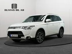 Vit Begagnad 2015 Mitsubishi Outlander SUV | 154 400 kr (Marknadspris)