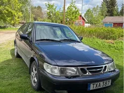 Blå Begagnad 2003 Saab 9-3 Halvkombi | 35 000 kr (Marknadspris)