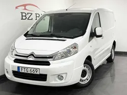 Vit Begagnad 2015 Citroën Jumpy Minibuss | 89 900 kr