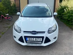 Vit Begagnad 2014 Ford Focus Trend Kombi | 74 900 kr (Superpris)
