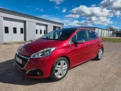 Röd (röd metallic) Begagnad 2016 Peugeot 208 Style Halvkombi | 74 900 kr (Bra pris)