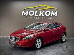 Röd Begagnad 2014 Volvo V40 Momentum Kombi | 109 800 kr (Marknadspris)