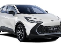 Vit Begagnad 2024 Toyota C-HR Style SUV | 339 000 kr (Marknadspris)