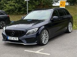 Blå Begagnad 2017 Mercedes C220 AMG line Kombi | 190 000 kr (Marknadspris)