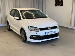 Vit Begagnad 2017 VW Polo R-line Halvkombi | 104 900 kr (Marknadspris)