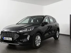 Svart Begagnad 2022 Ford Kuga Titanium SUV | 224 500 kr (Marknadspris)