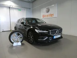 Svart Begagnad 2020 Volvo V60 Inscription Kombi | 299 900 kr (Marknadspris)
