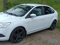 Svart Begagnad 2011 Ford Focus Halvkombi | 30 000 kr (Superpris)