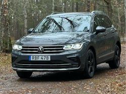 Grå Begagnad 2022 VW Tiguan Elegance SUV | 329 000 kr (Bra pris)