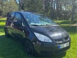 Svart Begagnad 2006 Mitsubishi Colt Halvkombi | 25 000 kr (Marknadspris)