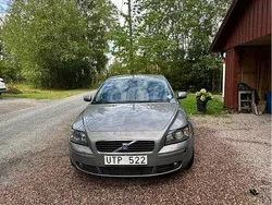 Grå Begagnad 2004 Volvo S40 Sedan | 25 000 kr (Bra pris)
