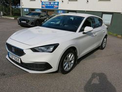 Vit Begagnad 2022 Seat Leon Style Halvkombi | 169 900 kr (Bra pris)