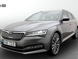 Grå (graphite grey metallic) Begagnad 2023 Skoda Superb LAURIN & KLEMENT Kombi | 399 900 kr (Lite dyr)