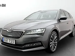 Grå (graphite grey metallic) Begagnad 2023 Skoda Superb LAURIN & KLEMENT Kombi | 409 900 kr (Dyr)