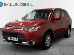 Mörkröd Begagnad 2014 Mitsubishi Outlander SUV | 99 900 kr (Marknadspris)