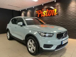 Ljusblå (blå) Begagnad 2018 Volvo XC40 Momentum SUV | 234 000 kr