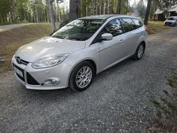 Grå Begagnad 2012 Ford Focus Titanium Kombi | 29 999 kr (Marknadspris)