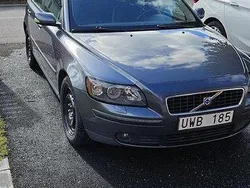 Grå Begagnad 2004 Volvo S40 Sedan | 17 000 kr (Superpris)