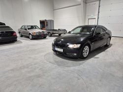 Svart Begagnad 2007 BMW 335 Sportkupé | 109 999 kr (Marknadspris)