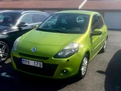 Grön Begagnad 2010 Renault Clio II Halvkombi | 22 000 kr (Bra pris)