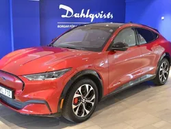 Röd Begagnad 2021 Ford Mustang Mach-E Standard Range SUV | 359 000 kr (Marknadspris)