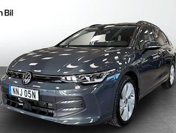 Mörkgrå (dolphin grey metallic) Begagnad 2024 VW Golf VIII Life Kombi | 299 800 kr (Lite dyr)