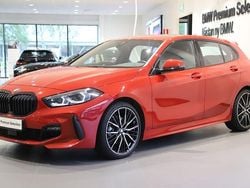 Röd Begagnad 2023 BMW 118 M Sport Halvkombi | 345 000 kr (Dyr)
