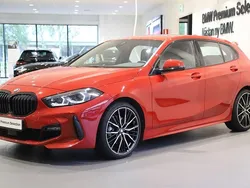 Röd Begagnad 2023 BMW 118 M Sport Halvkombi | 355 000 kr