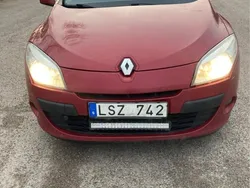Röd Begagnad 2011 Renault Mégane III Halvkombi | 22 500 kr