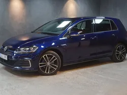 Mörkblå Begagnad 2020 VW Golf VIII GTE Halvkombi | 199 900 kr (Bra pris)
