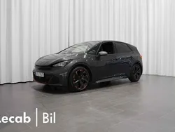 Mörkgrå (quasar grey metallic) Begagnad 2023 Cupra Born e-Boost Halvkombi | 289 500 kr (Marknadspris)