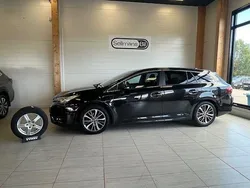 Svart Begagnad 2016 Toyota Avensis Active Kombi | 159 000 kr (Marknadspris)