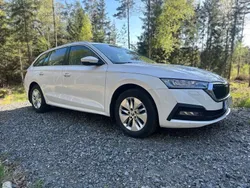Vit Begagnad 2021 Skoda Octavia Kombi | 129 000 kr (Lite dyr)