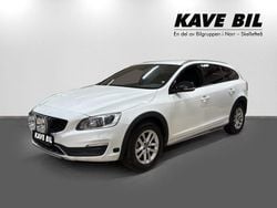 Vit Begagnad 2015 Volvo V60 CC Kombi | 149 900 kr (Marknadspris)