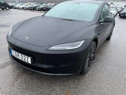 Svart Begagnad 2024 Tesla Model 3 Standard Range Sedan | 399 000 kr (Dyr)