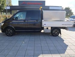 Svart ofärgade Begagnad 2016 VW T6 Van | 179 900 kr